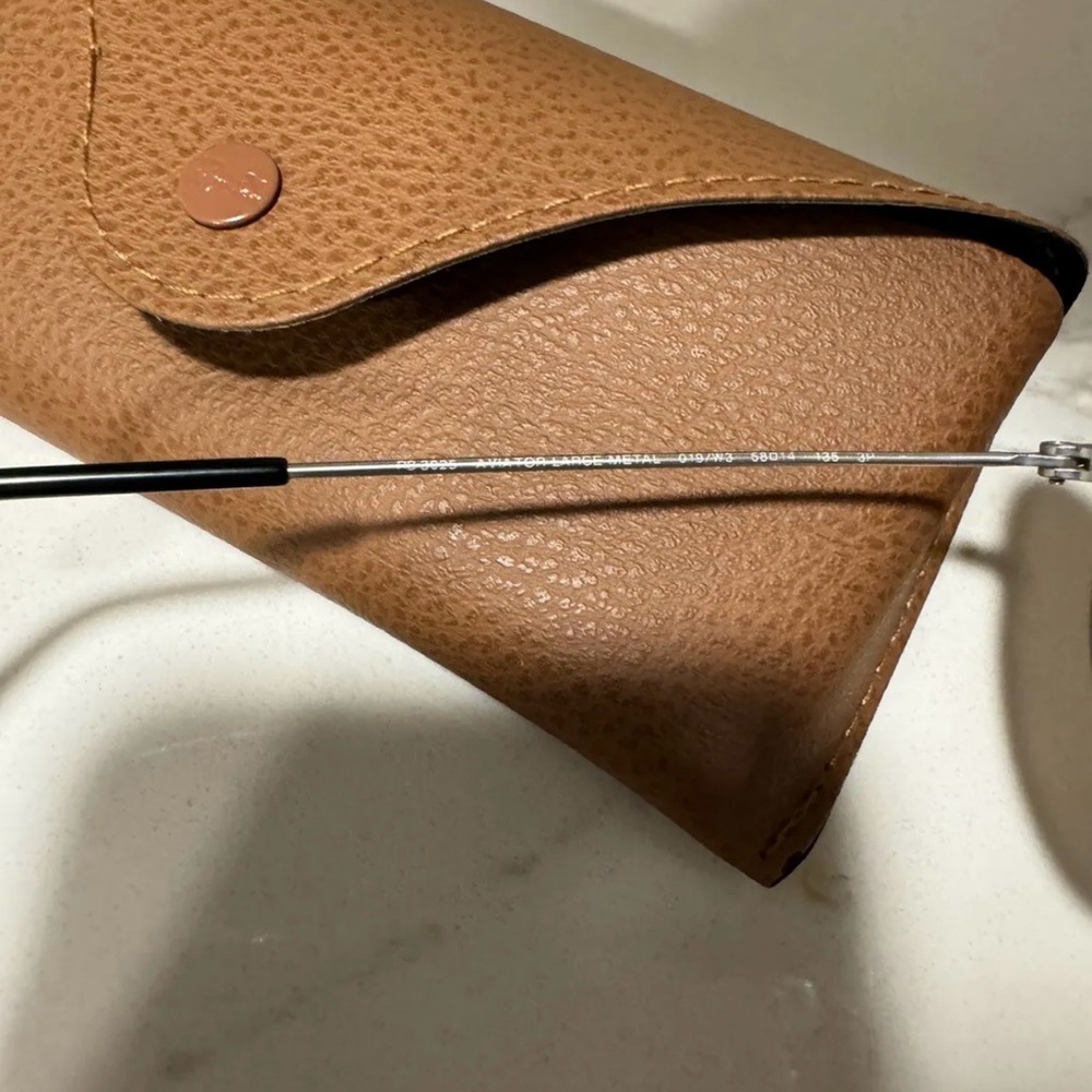 Ray-Ban aviators - Picture 2 of 5